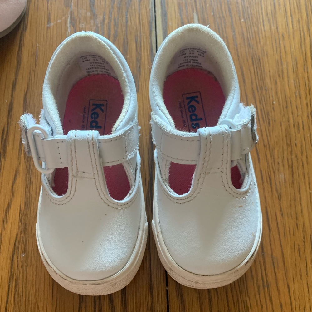 White toddler Ked’s